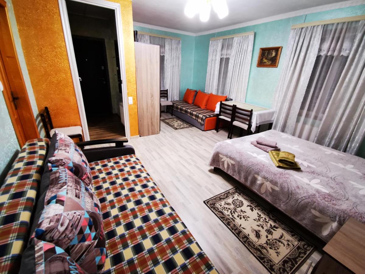 Міні Квартал Ξενοδοχείο Yahotyn Εξωτερικό φωτογραφία